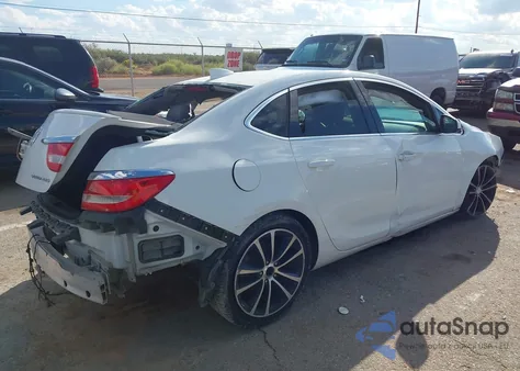 2017 Buick Verano Sport Touring z USA, uszkodzony, nr VIN 1G4PR5SK9H4120783